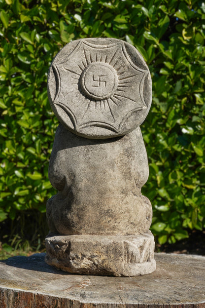 Statua Buddha in Pietra Naturale con giara H32cm Rif. B53