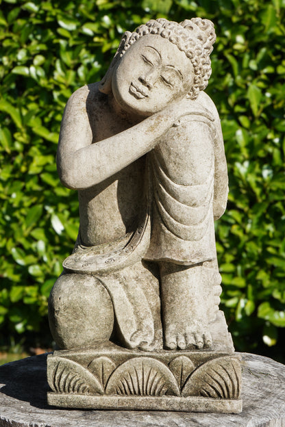 SLEEPING BUDDHA in white sandstone H45 Ref. B06