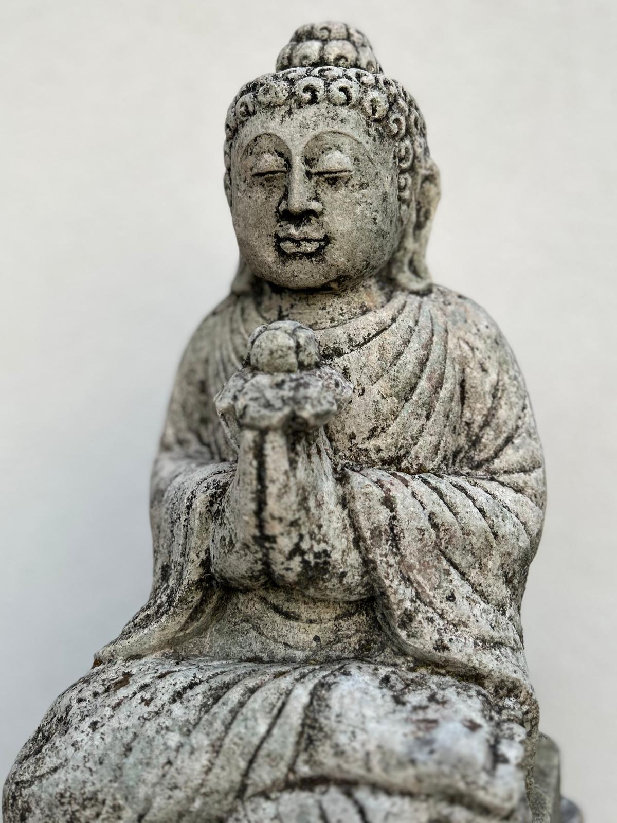 Statua Buddha antica in Pietra con fiore di loto H 45 cm Rif. C033