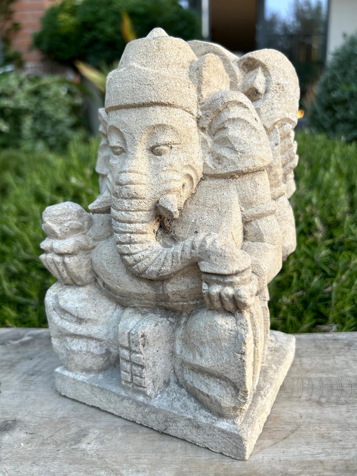 statuetta di GANESH in pietra induismo balinese H20cm rif. D019
