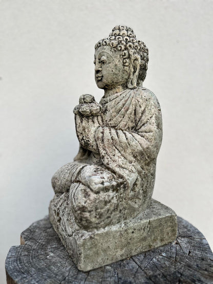Statua Buddha antica in Pietra con fiore di loto H 45 cm Rif. C033