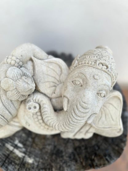 statuetta di GANESH disteso in pietra induismo balinese H 30 cm rif. C022