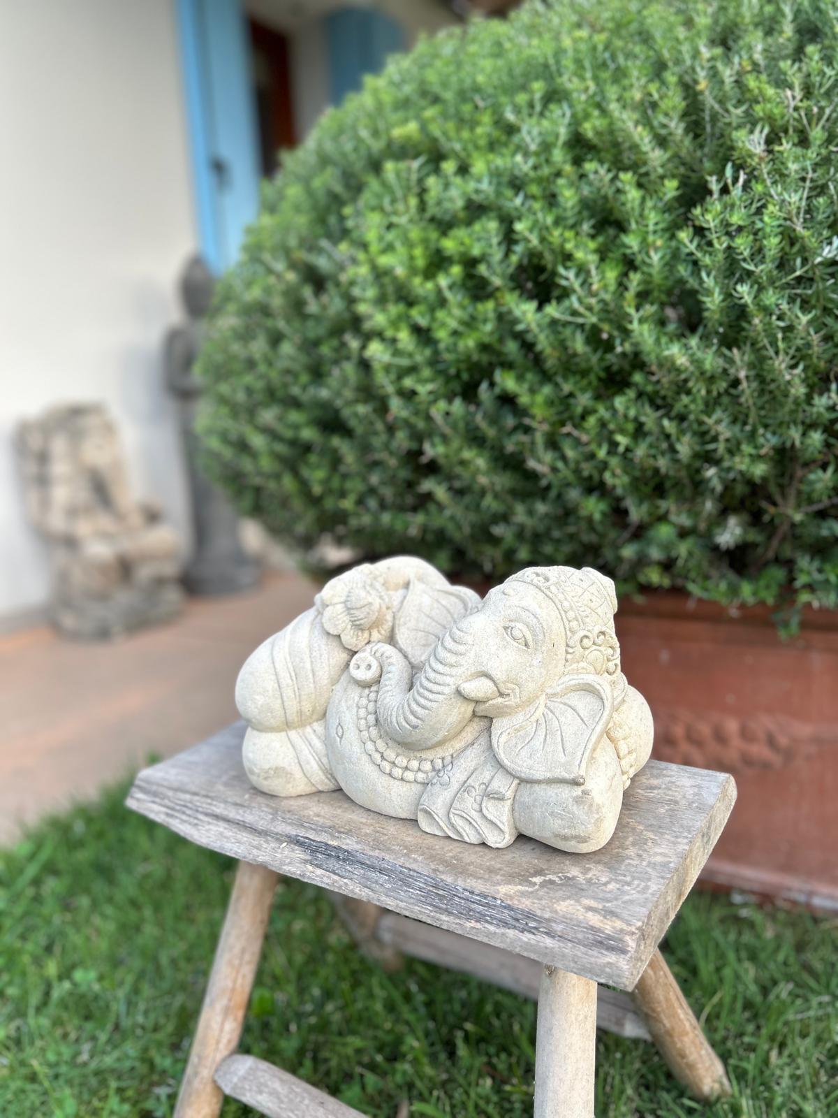 statuetta di GANESH disteso in pietra induismo balinese H 30 cm rif. C022