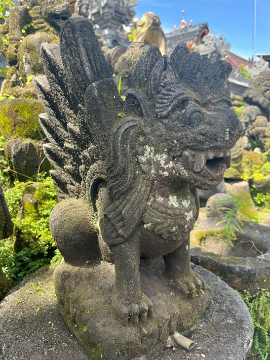 singa in pietra antico