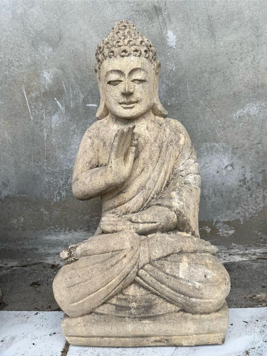 statua buddha in pietra